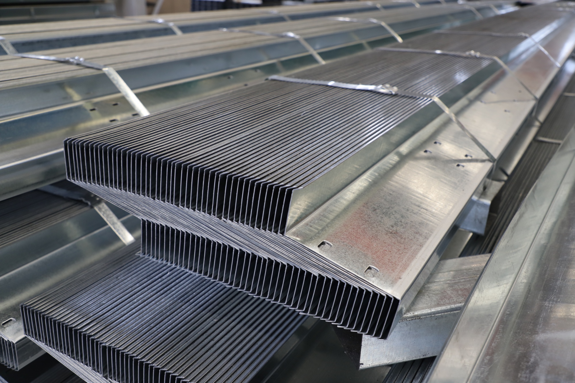 Z-shaped steel for photovoltaic structure